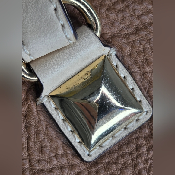 Michael Michael Kors aprox 11" X 9"inch- Tan Leather Gold Hardware Satchel - Picture 11 of 15